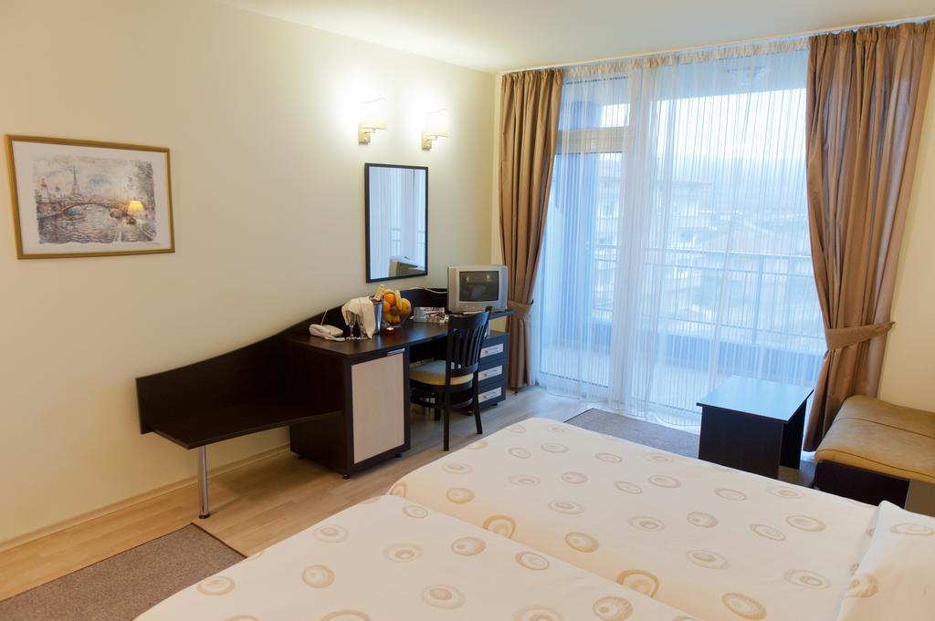 Hotel Astrea Hisarya Phòng bức ảnh