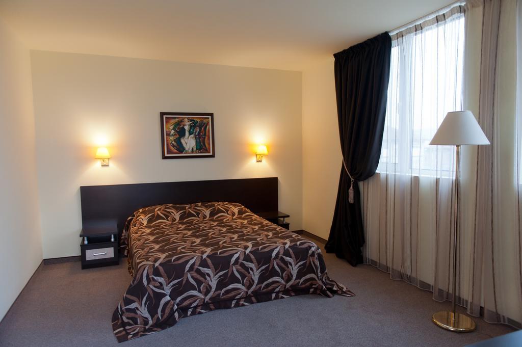 Hotel Astrea Hisarya Phòng bức ảnh